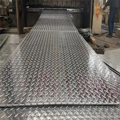 acheter Feuille à carreaux en aluminium faite sur commande Diamond Plate Anti Slip Ribbed 200mm fabrication en ligne