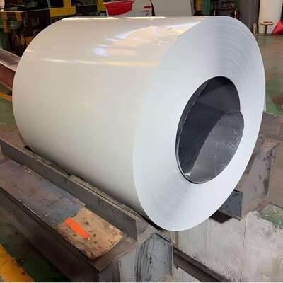 RAL9016 bobine d'acier galvanisé prépeint d'une épaisseur de 0,1 à 1,2 mm et revêtement Z30 à Z40 pour les toits et les clôtures